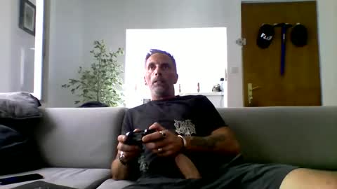 Num online show from May 25, 3:18 pm