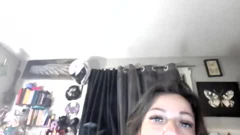 That girl online show from July 11, 7:56 am