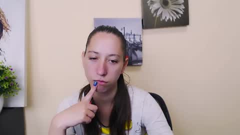 _astraia_ online show from June 19, 9:15 am