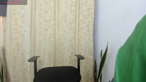 Axel online show from June 22, 11:39 am