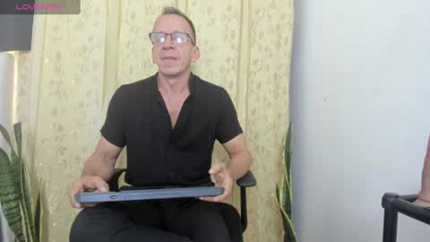Axel online show from July 2, 11:37 am