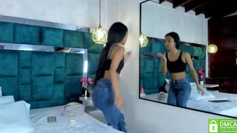 _bonnyandclyde online show from May 10, 2:45 pm