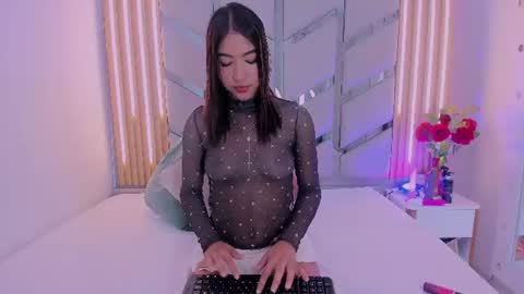 EMILY online show from July 9, 2:04 am