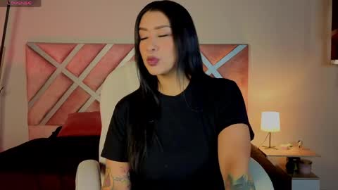kelly online show from May 2, 11:16 am