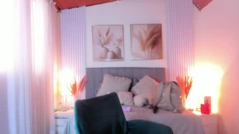paulina  online show from June 28, 6:59 pm