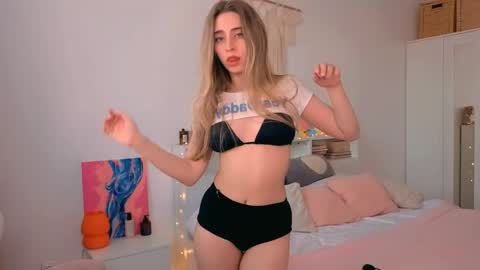 Amanda  mandy online show from May 3, 3:18 pm