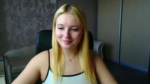 Melanie online show from April 22, 12:01 pm