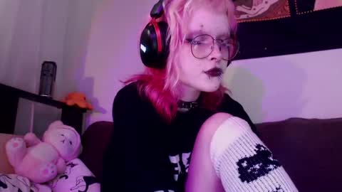 Nicole online show from July 2, 2:33 pm