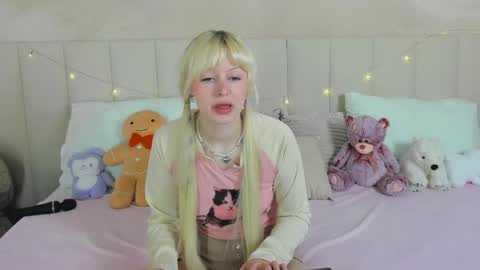 adelesilvy online show from June 2, 2:13 am