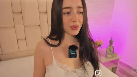 adeline online show from May 25, 11:16 am