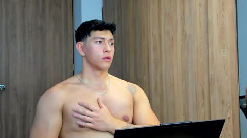 Adrian del Mar online show from May 7, 4:24 pm