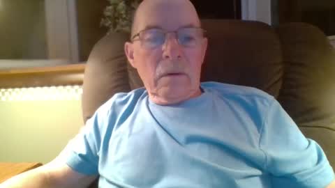 aguynrkfrd online show from July 23, 9:51 am