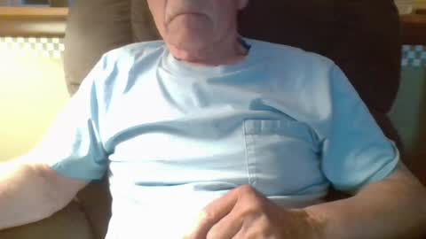 aguynrkfrd online show from June 17, 9:58 am