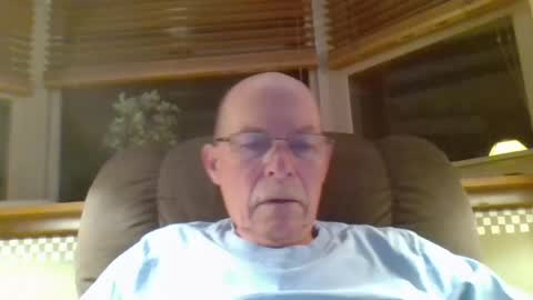 aguynrkfrd online show from July 18, 9:33 am