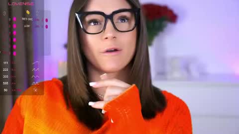 Aisha online show from June 18, 6:02 pm