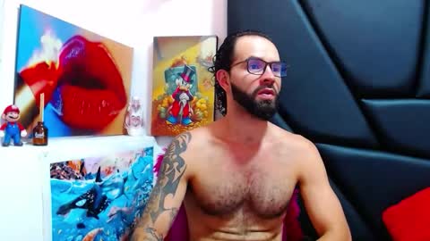 akiles online show from June 9, 11:48 pm