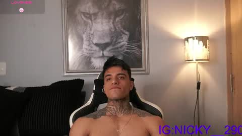 alan_morrys online show from August 4, 12:39 am