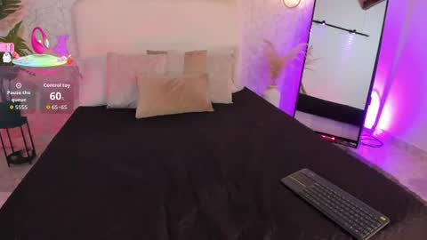 alannarouge online show from July 18, 11:45 am