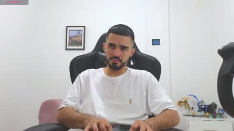 alejandroo_7 online show from July 9, 6:34 pm