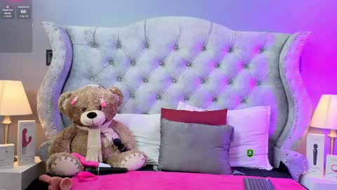 Aleza Starck online show from May 4, 6:36 pm
