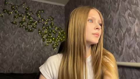 Alexia online show from May 30, 4:38 pm