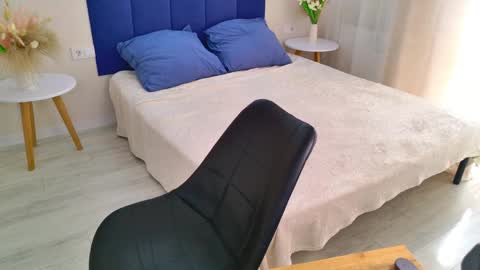 alexis_lovelyy online show from May 16, 5:37 am