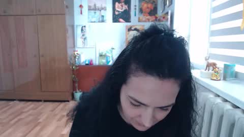 AlexisMillers online show from May 24, 12:45 pm