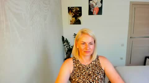 Alicee online show from July 6, 9:50 am