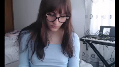 Alice online show from June 17, 3:39 pm