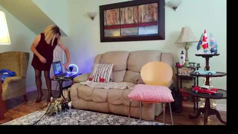 Alicia deHart  Help me reach 1000 Followers. Its FREE online show from July 17, 7:16 pm