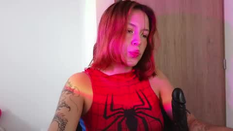 aliciia_23 online show from May 12, 9:24 pm