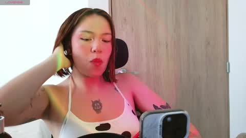 aliciia_23 online show from April 25, 6:49 pm