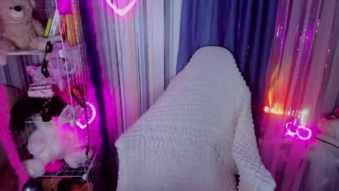 alinaocean online show from April 23, 5:03 pm