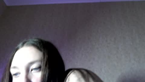 alisaadoll online show from May 21, 3:07 pm