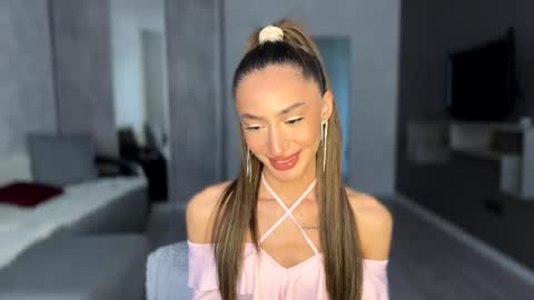 Alissa online show from May 17, 1:53 pm