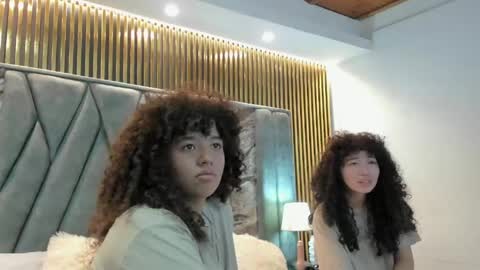 ally_and_noah_ online show from May 16, 11:20 am
