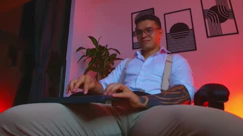 alpha_dominus_ online show from May 3, 4:40 am