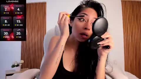 alyssabeauty_ online show from June 29, 6:18 pm