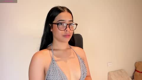 Amalia    real MIA  online show from May 14, 1:26 am