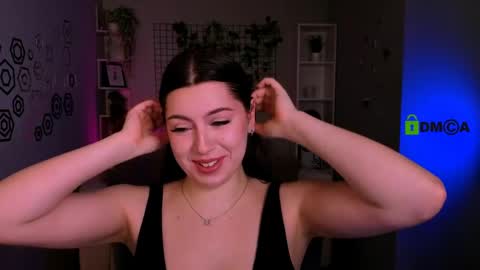 Amalia online show from May 13, 9:30 am
