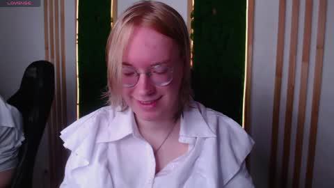 Hi im Amanda online show from June 6, 1:17 pm