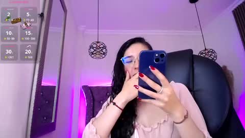 amara_davis1 online show from May 24, 6:53 am
