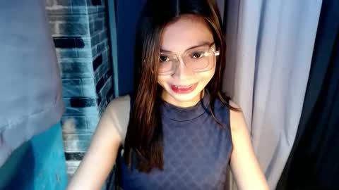 BELLA online show from May 25, 11:11 pm