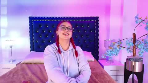 Amelie online show from May 25, 12:00 pm