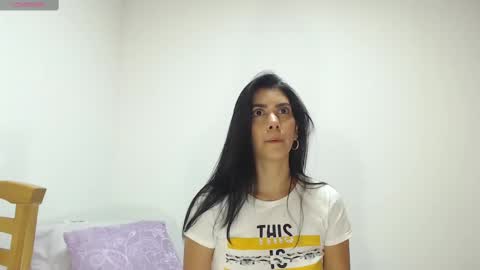 anabellov3 online show from December 5, 2:37 am