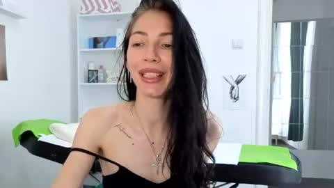 sweetSin online show from August 6, 10:02 am
