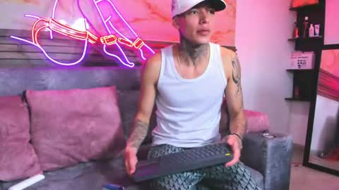 andrees_s online show from May 21, 12:55 pm