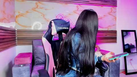 andrees_s online show from May 1, 11:43 pm