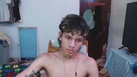 andy_dan1 online show from May 23, 6:31 am