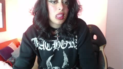 andy_eagleton_20 online show from May 8, 3:23 am